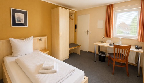 Single Room, Private Bathroom