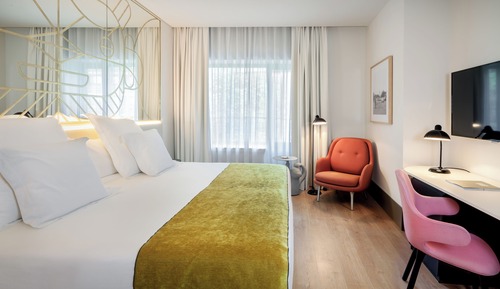 Deluxe Room, City View