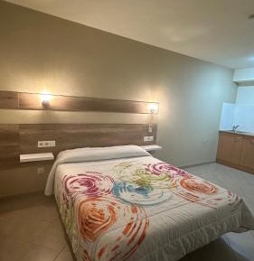 Studio Apartment with One Double Bed