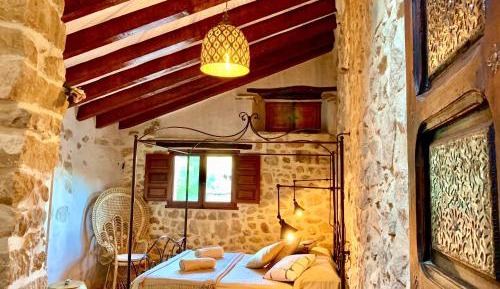 Three-Bedroom Apartment with Mountain View