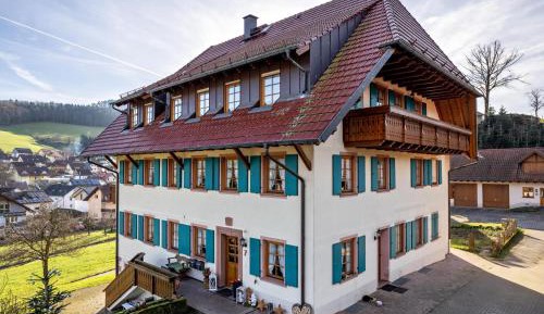 Two-Bedroom Deluxe Apartment with Garden View