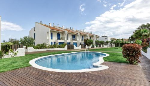 Three-Bedroom Premium Apartment with Balcony