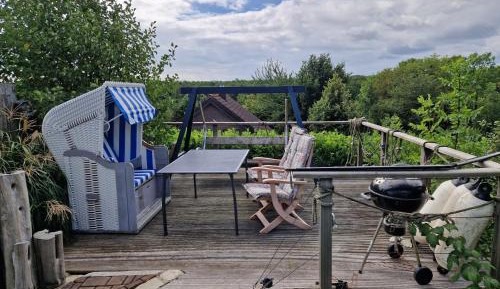 One-Bedroom Apartment with Garden View