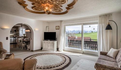 Two-Bedroom Deluxe Apartment with Garden View