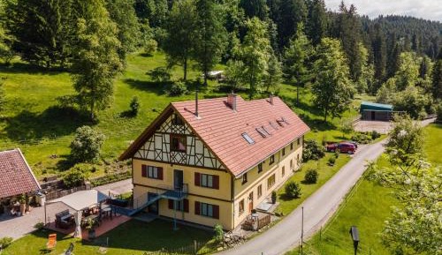 One-Bedroom Apartment with Garden View