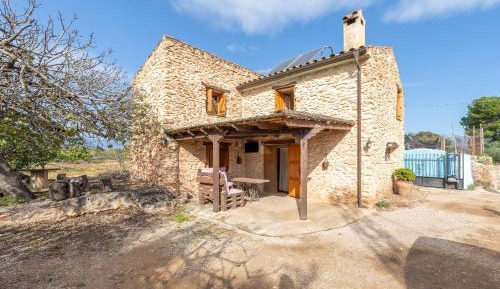 Three-Bedroom Apartment with Mountain View