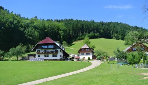 Two-Bedroom Deluxe Apartment with Garden View