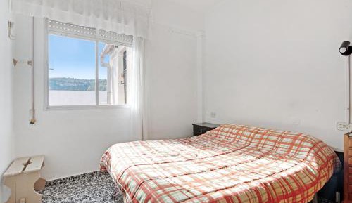 Three-Bedroom Apartment with Mountain View