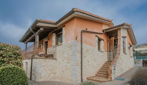 Three-Bedroom Premium Apartment with Balcony
