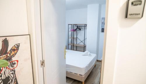 Standard Double Room with Shared Bathroom