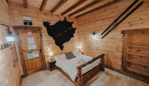 Standard Queen Room with Private Bathroom