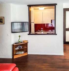 One-Bedroom Apartment with Balcony