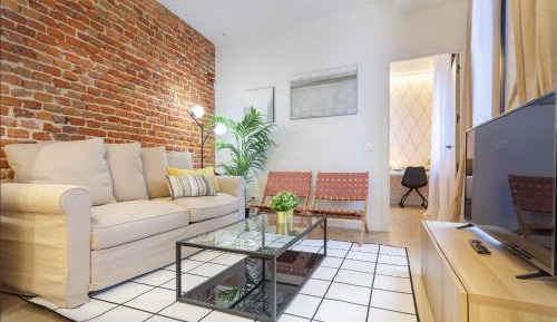 Three-Bedroom Apartment XV