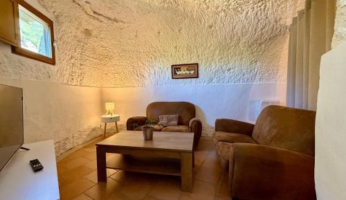 Cave Apartment (4 Adults)