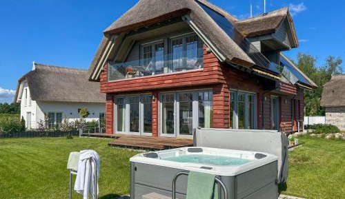 Three-Bedroom House with Terrace