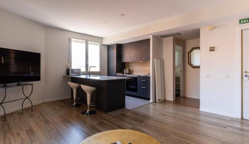 One-Bedroom Deluxe Apartment