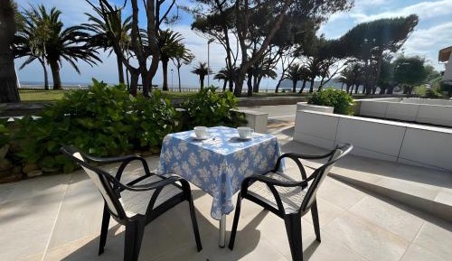 Two-Bedroom Deluxe Apartment with Ocean View