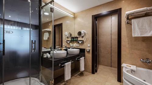 Junior King Suite