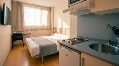 Double or Twin Room with Kitchenette