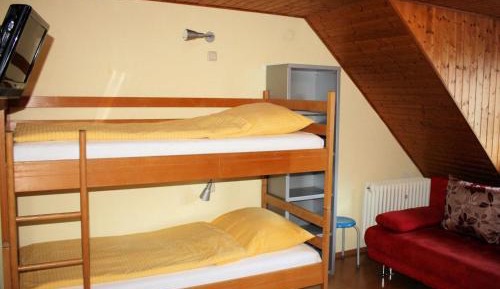 One-Bedroom Apartment with Mountain View