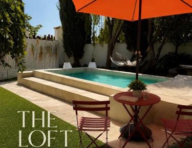 Chic&Vintage Loft with Views, Private Pools and Parking