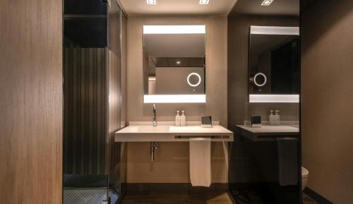 Standard Plus Queen Room