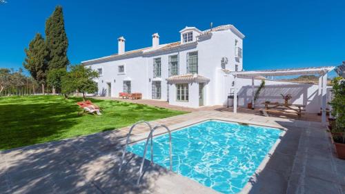 Ten-Bedroom House