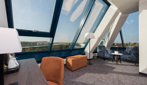 One Bedroom Premium Suite - River View