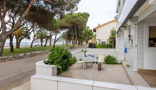 Two-Bedroom Deluxe Apartment with Ocean View
