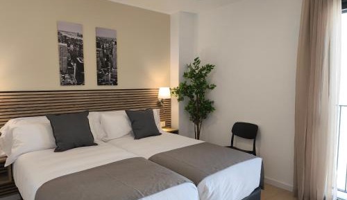 Two-Bedroom Deluxe Apartment with Balcony