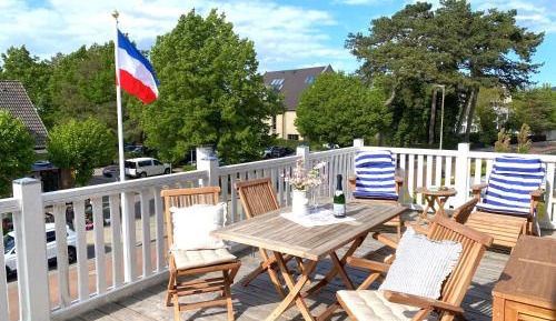 Apartment with Balcony
