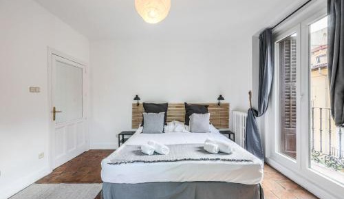 Double or Twin Room with Shared Bathroom