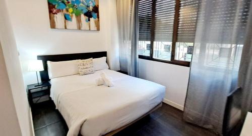 Standard Double Room with Shared Bathroom