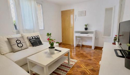Single Room with Shared Bathroom