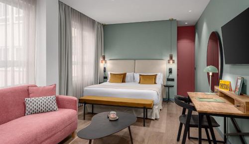 Superior Deluxe Double or Twin Room 