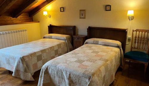Twin Room with Private Bathroom