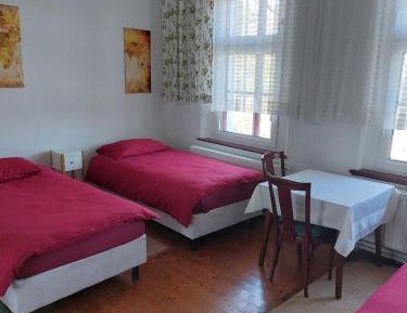 Deluxe Double Room (2 Adults + 1 Child)