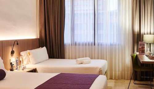Standard Room With Three Single Beds