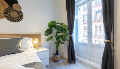 Double or Twin Room with Shared Bathroom