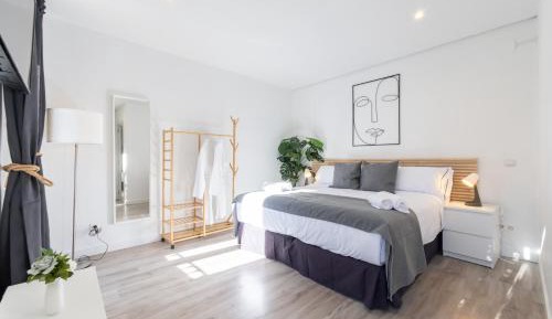Double or Twin Room with Shared Bathroom