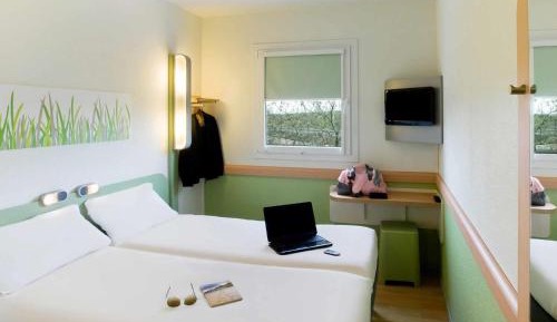 Standard Room with Two Single Beds