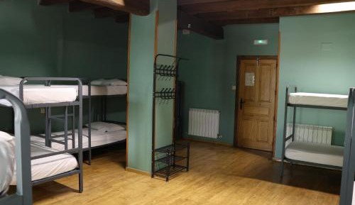 Dormitory Room (10-14 adults)