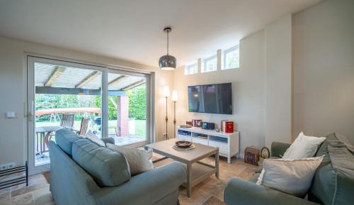 One-Bedroom Apartment with Terrace