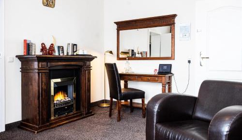 One-Bedroom Suite with Sofa Bed
