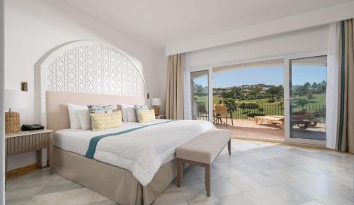 Superior Deluxe Double or Twin Room 