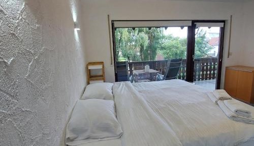 One-Bedroom Apartment with Balcony
