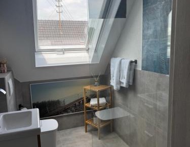 Two-Bedroom Apartment with Mountain View