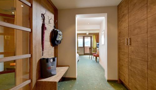 Suite with Mountain View