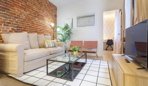 Three-Bedroom Deluxe Apartment
