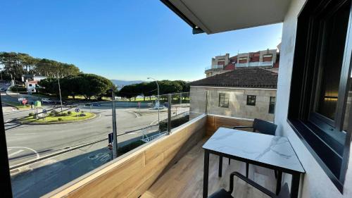 One-Bedroom Apartment with Sea View and Balcony